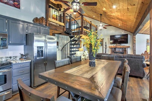 Smoky Mountain Loft - image 17