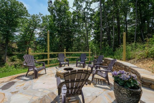 Deerfield Lodge - image 16