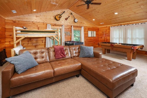 Deerfield Lodge - image 41