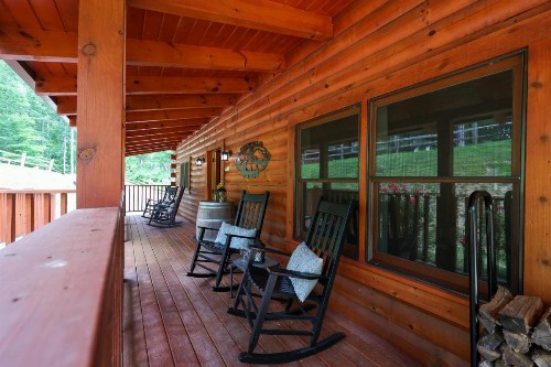 Deerfield Lodge - image 8