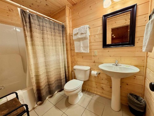 Four Oaks Lodge - image 47