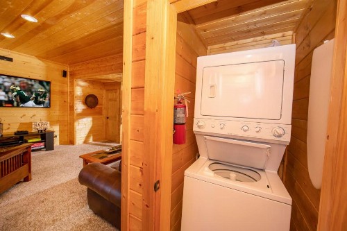 Fox Den - image 16