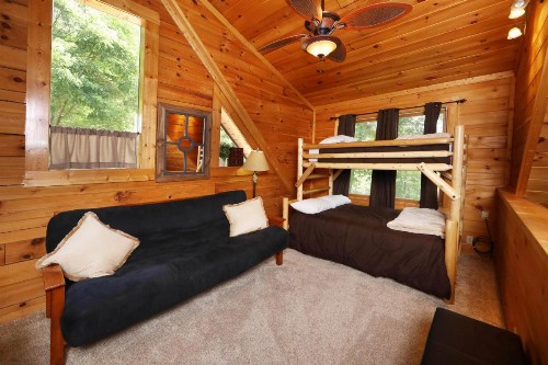 Horseshoe Hideaway - image 35