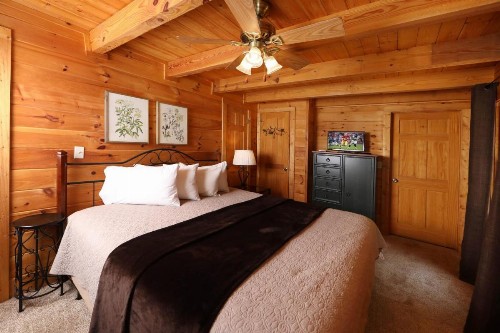 Horseshoe Hideaway - image 46