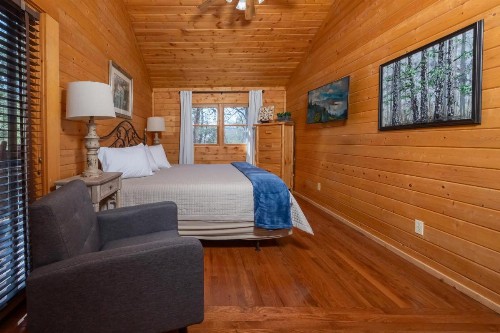 Wild Laurel Retreat - image 25