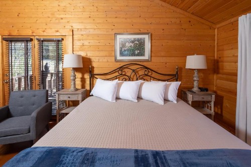 Wild Laurel Retreat - image 32