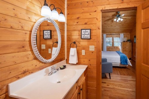 Wild Laurel Retreat - image 40
