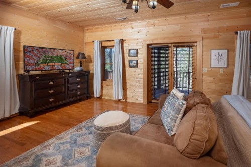 Wild Laurel Retreat - image 50