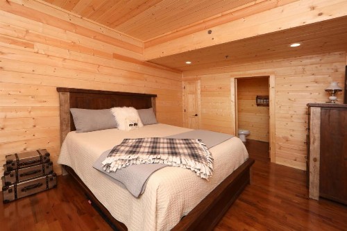 Honey J's Mountain Retreat - image 12