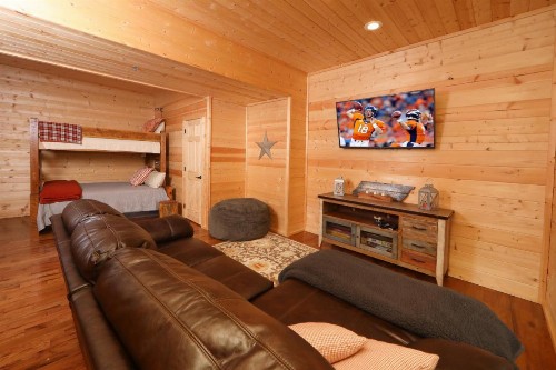Honey J's Mountain Retreat - image 17