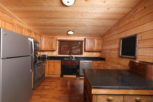 Honey J's Mountain Retreat - image 25