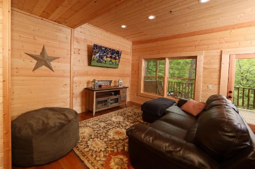 Honey J's Mountain Retreat - image 44