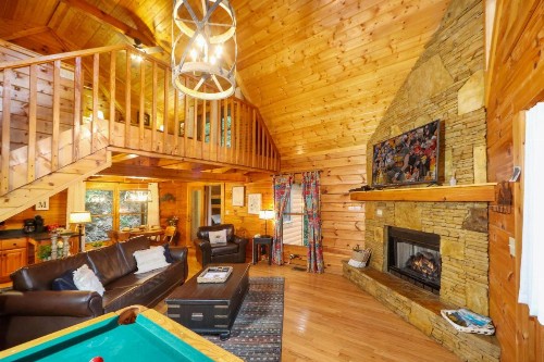 Lily's Loft - image 7