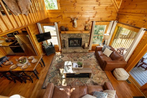 Snowshoe Lodge - image 12