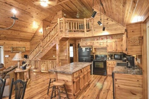Hickory Hollow Hideaway - image 2