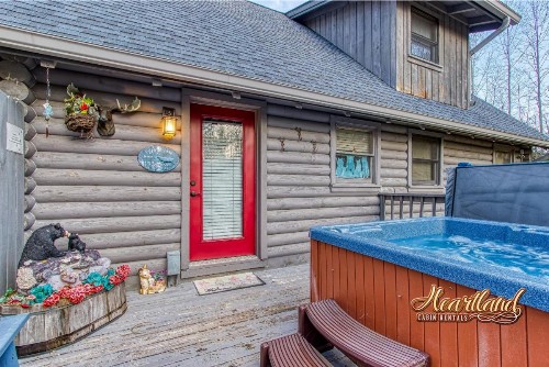 LJ's COZY GETAWAY - image 3