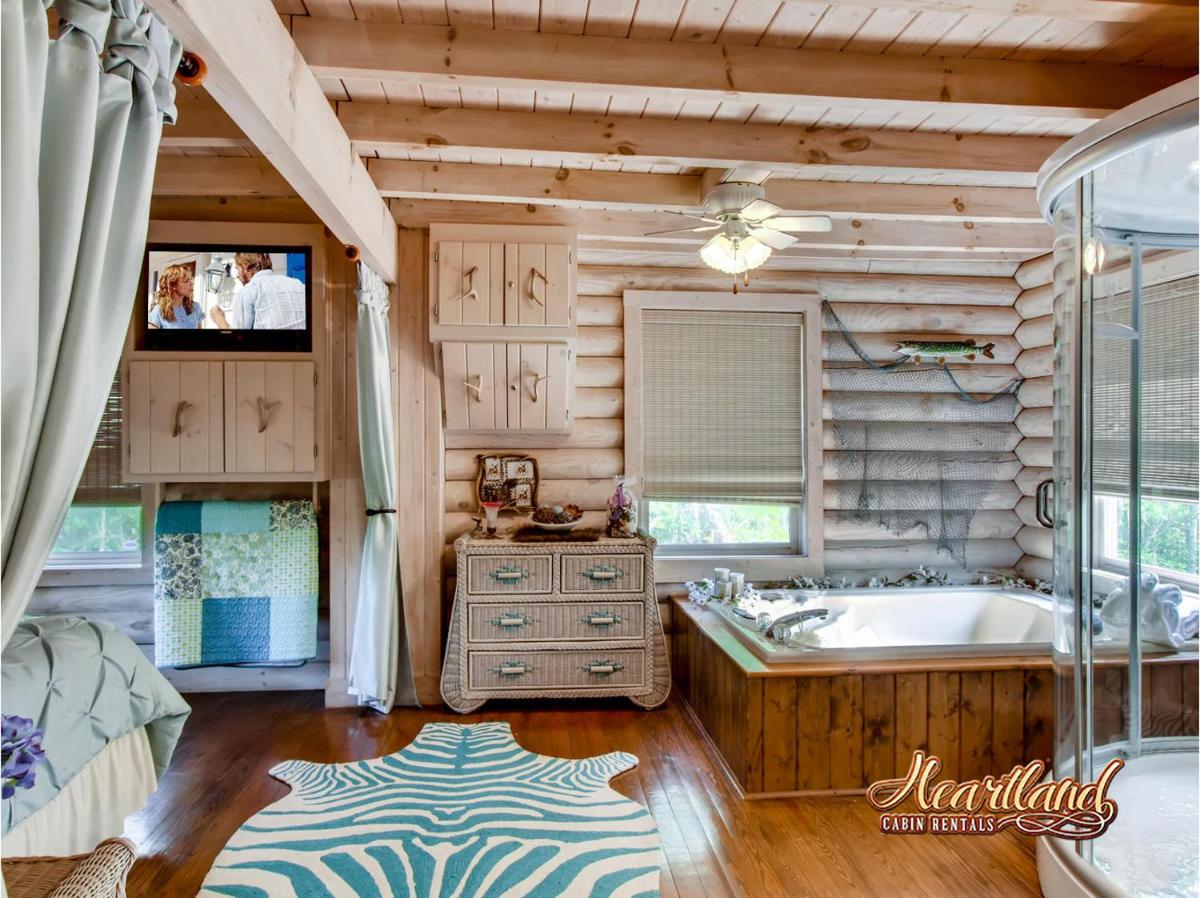 LJ's COZY GETAWAY - image 5