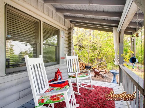 LJ's COZY GETAWAY - image 6