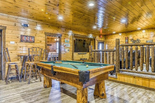 Mountain Splash Lodge - image 12