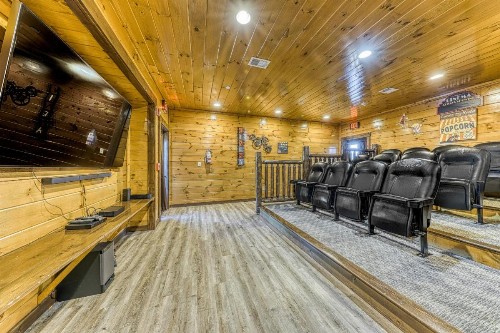 Mountain Splash Lodge - image 9