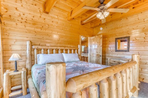 Papa Bears Cabin - image 11