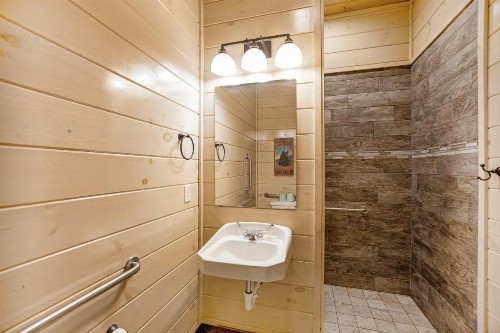 Aqua Dreamin' Retreat - image 7