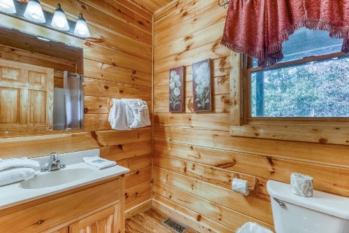 Harrisons Hideout - image 7