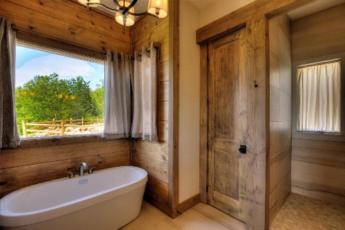 Blackstone Lodge - image 2