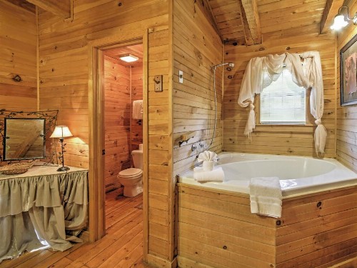 Mountain Rose Pigeon Forge Area Cabin with Hot Tub! - image 6