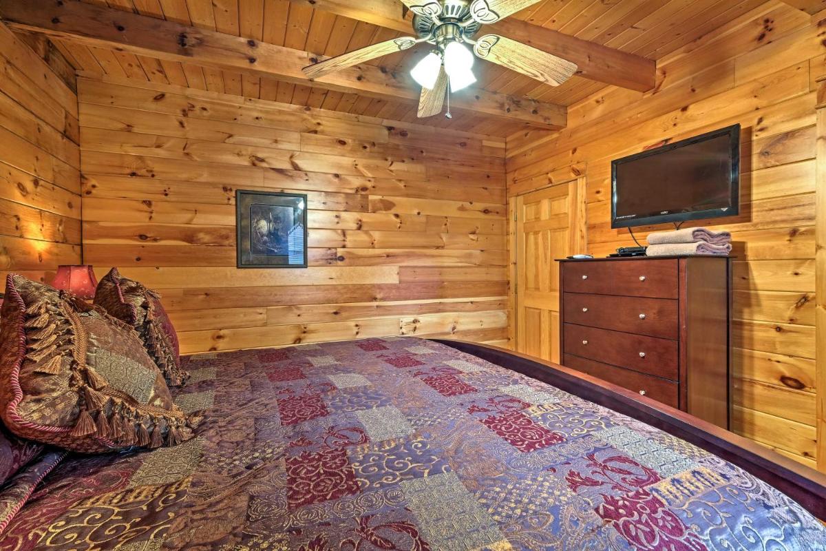 Chillin and Grillin Cabin with Hot Tub 9Mi to Dollywood - image 5