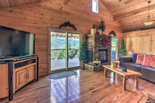 Private Sevierville Cabin with Mountain Views and Loft - image 11