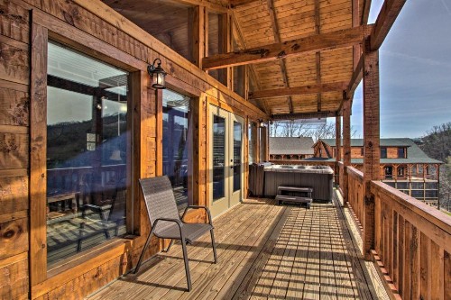 Smoky Mtn Log Cabin with Hot Tub and Panoramic Views! - image 12