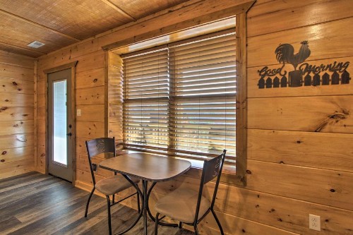 Smoky Mtn Log Cabin with Hot Tub and Panoramic Views! - image 7