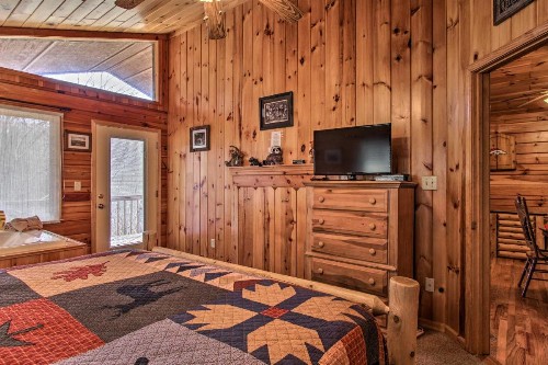 Hidden Springs Cabin with Hot Tub 2 Mi to Dollywood! - image 2