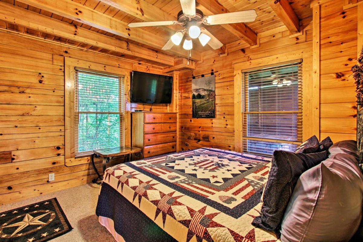 Mountain Paws Retreat with Hot Tub in Pigeon Forge! - image 2