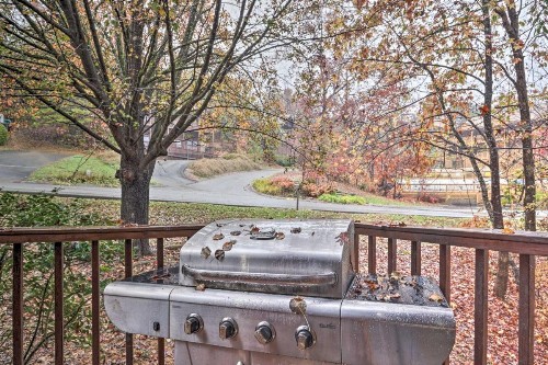 Family Cabin with Hot Tub about 4 Mi to Dollywood! - image 6