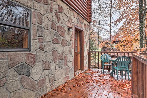 Family Cabin with Hot Tub about 4 Mi to Dollywood! - image 8