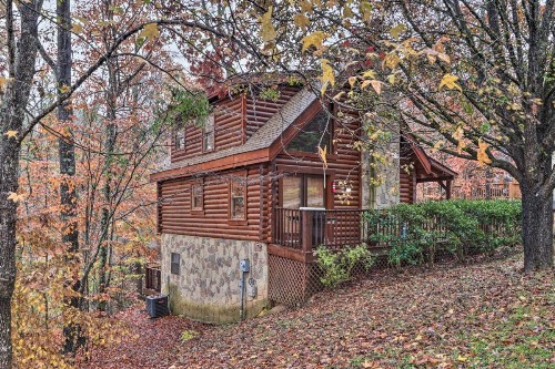 Family Cabin with Hot Tub about 4 Mi to Dollywood! - image 9