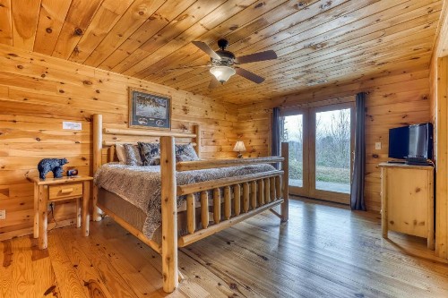 Black Bear Lodge - image 7