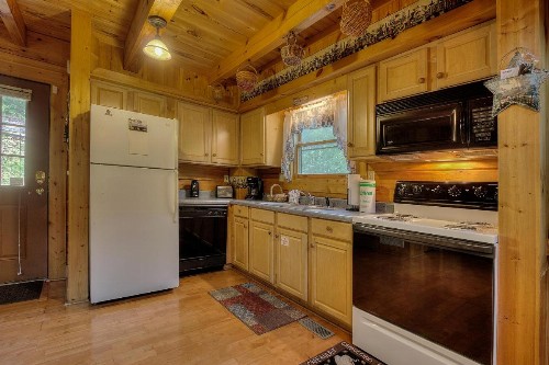 Smoky Mountain Memories #107 by Aunt Bug's Cabin Rentals - image 9