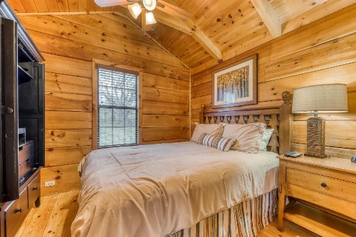 Calvery Cabin - image 10