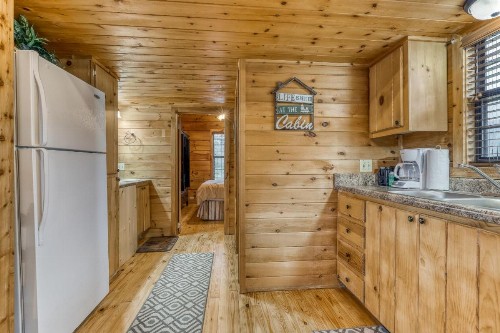 Calvery Cabin - image 8