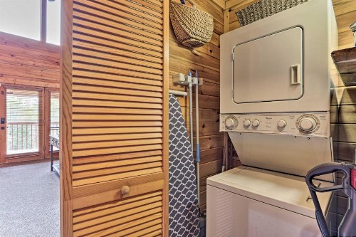 Sevierville Cabin with Deck Near Pigeon Forge! - image 2