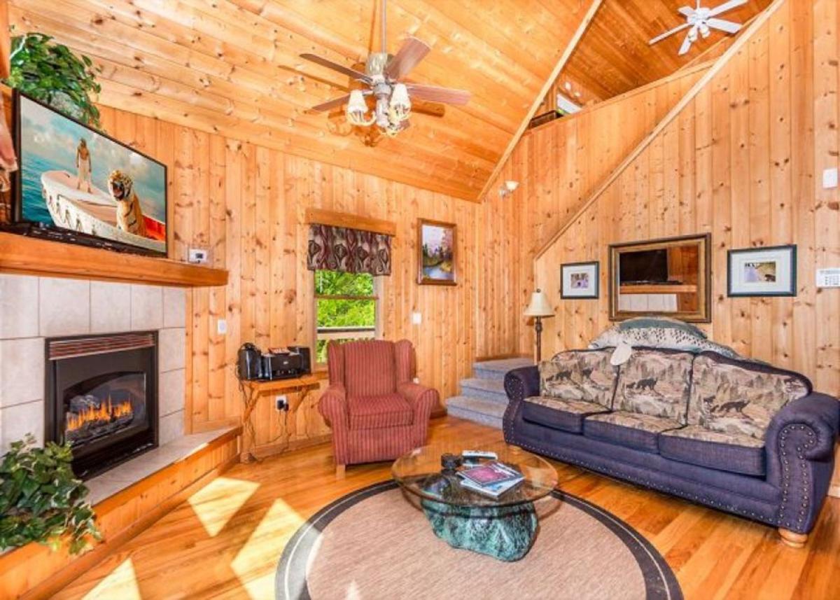 Smoky Waters Luxury Chalet - image 7
