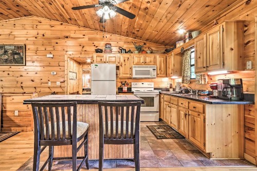 Log Cabin with Multi-Level Deck - 5 Mi to Dollywood! - image 4