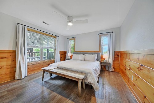 Spectacular Cabin Amazing Views Hot Tub Games BBQ and Community Pool Access Pets Welcome - image 6