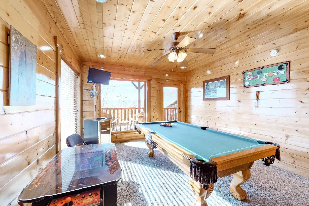 Mountain Top View Retreat - image 6