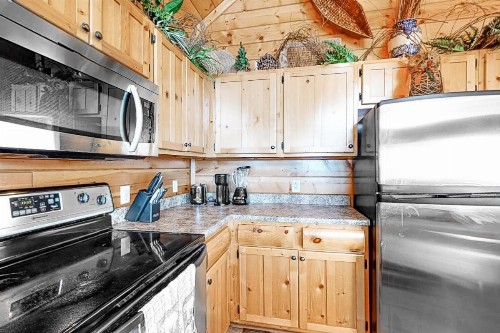 Mountain Top View Retreat - image 7