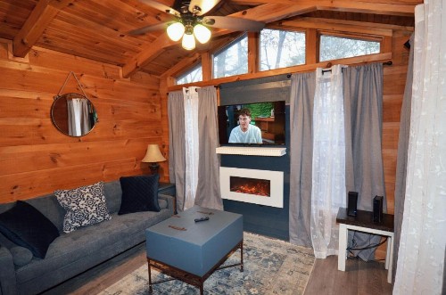 Songbird 1 Bedroom Honeymoon Cabin - image 9