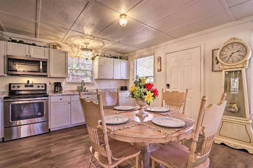 Cozy Cottage 14 Mi to Smoky Mtn Natl Park! - image 9